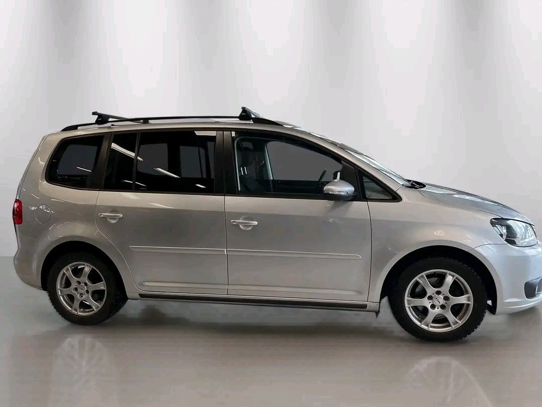 Volkswagen Touran – Image 4